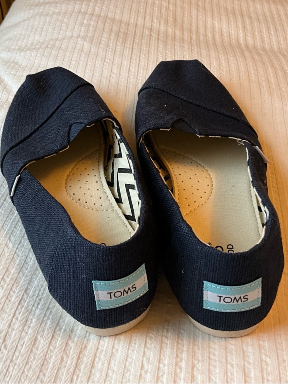 Toms Women’s Navy Alpargatas size 7 - new